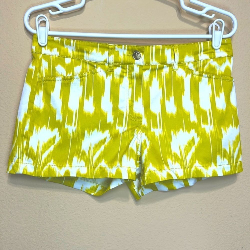 Trina Turk Resort Shorts Yellow White Ikat Abstract Size 4 Coastal Resort - Picture 2 of 10